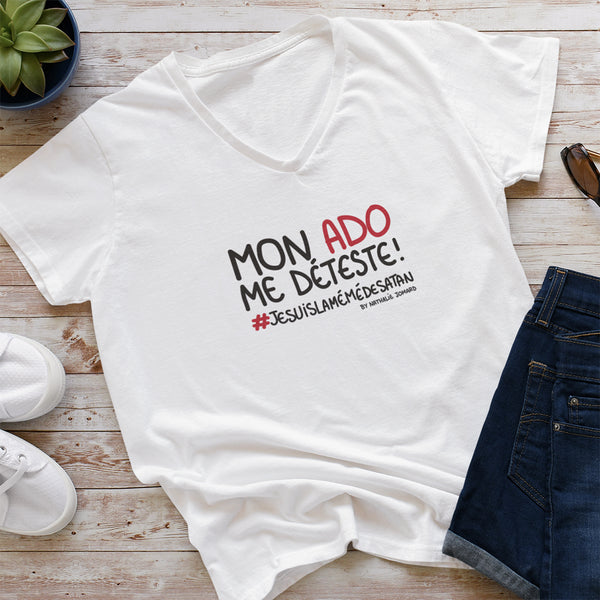 Mon ado me déteste - #jesuislamémédesatan by Nathalie Jomard - T-shirt Unisexe à Col V