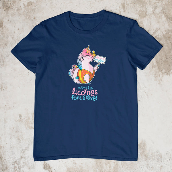 Même les licornes font grève, by Nathalie Jomard - T-shirt unisexe en coton biologique