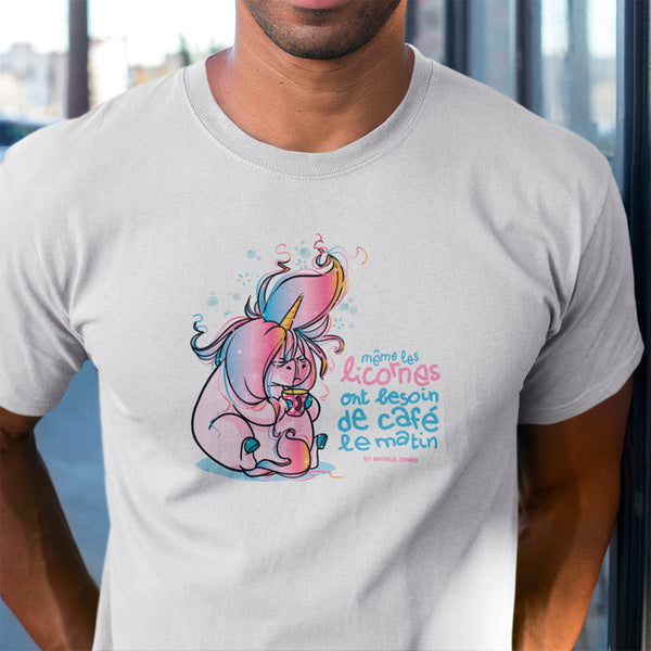 Même les licornes ont besoin de café le matin, by Nathalie Jomard - T-shirt unisexe en coton biologique