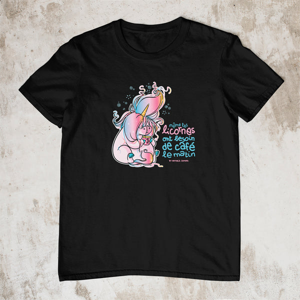 Même les licornes ont besoin de café le matin, by Nathalie Jomard - T-shirt unisexe en coton biologique Noir