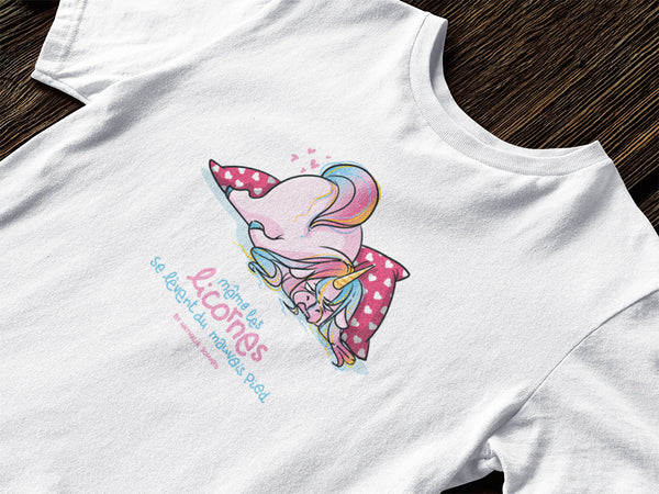 Même les licornes se lèvent du mauvais pied, by Nathalie Jomard - T-shirt unisexe en coton biologique