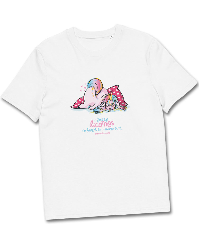 Même les licornes se lèvent du mauvais pied, by Nathalie Jomard - T-shirt unisexe en coton biologique