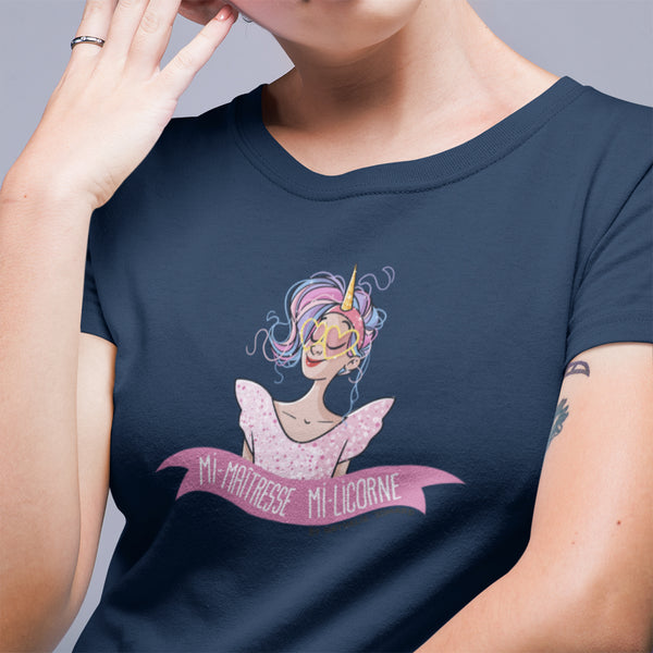 Mi-Maîtresse Mi-Licorne by Nathalie Jomard - T-shirt décontracté pour Femme